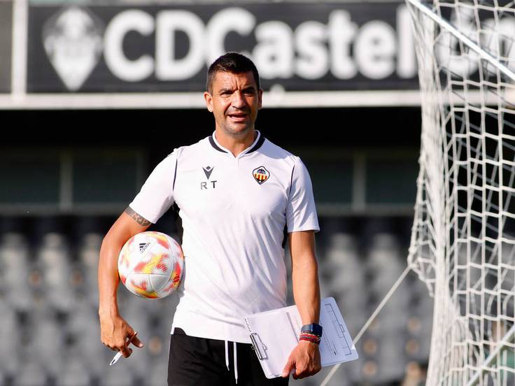 Rubén Torrecilla sacked as Castellón manager