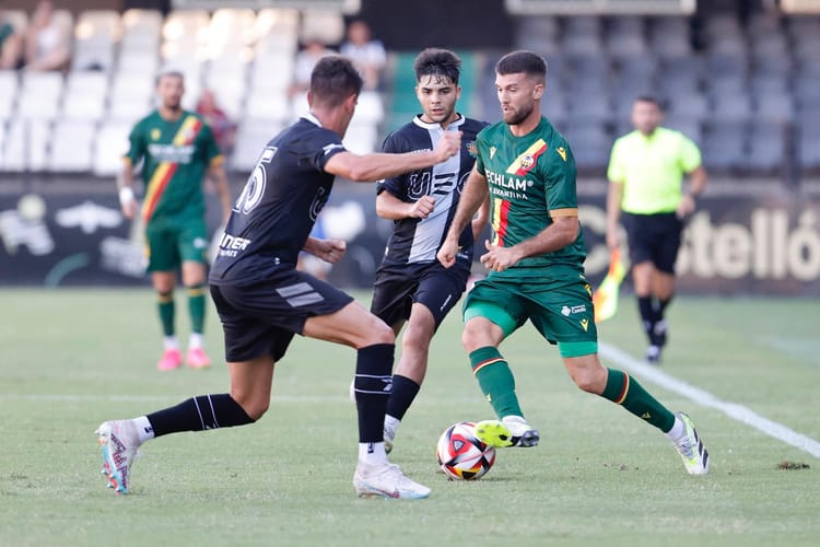 El Castellón cierra la pretemporada con una derrota (2-1)