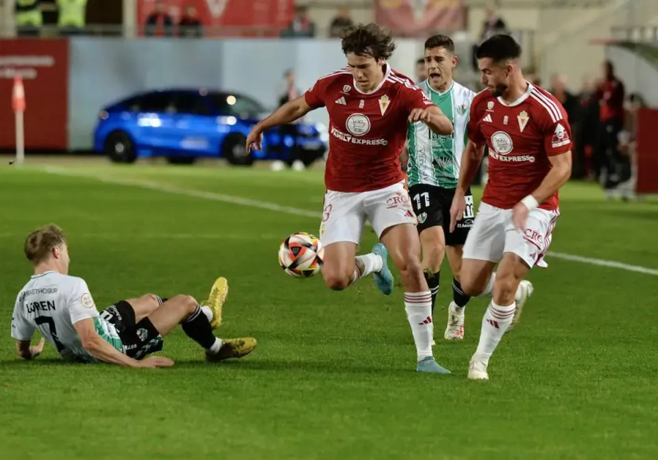 El Castellón se enfrenta al Real Murcia para cerrar el año