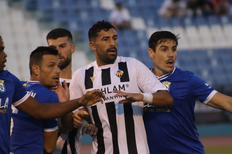 El Castellón se impone como visitante al Melilla (1-2)