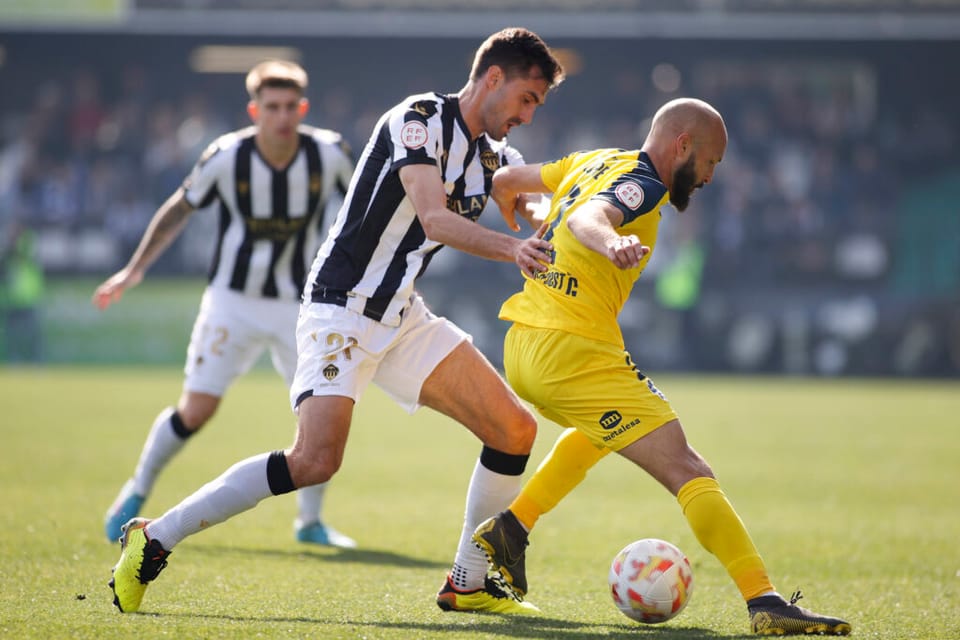 How Castellón exploited Atlético Baleares's defensive weaknesses